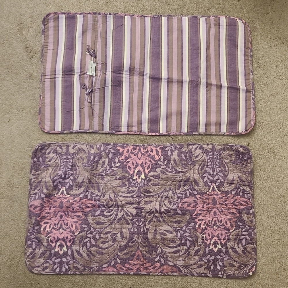 NWOT - Nicole Miller - Pair of (94x54cm) Quilted Pillow Shams - bedding